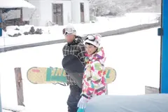 向井藍 マジックミラー号 ナンパ待ち 真正中出し編 in ゲレンデの5番目のサンプル画像