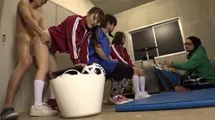 合宿中は連続セックスで全部員を励ます、3名の献身的な女子マネージャー 鶴田かな 浅倉愛 南菜々のサムネイル画像