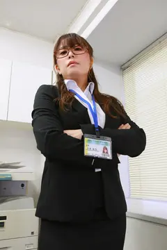 会社の女上司がデリヘルで働いていたので弱みにつけこみ本●総集編 (2)のサムネイル画像