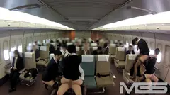 「制服・下着・全裸」でおもてなし またがりオマ○コ航空 4 逆3Pサービス便 浅倉愛 本庄瞳 広瀬奈々美 司ミコトの12番目のサンプル画像