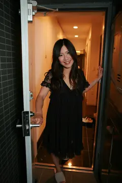 ごく普通の主婦12人が自宅で浮気SEX！4時間SP～イキすぎて本気アヘアヘのサムネイル画像