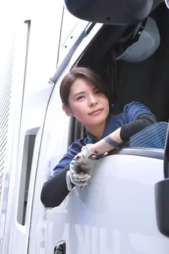 実は美人が多い女性トラック運転手を性感マッサージでとことんイカせてみた豪華版(4)のサムネイル画像