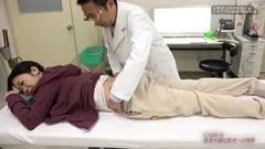 入院中の欲求不満な女性患者を手当たりしだいにヤリまくるデカマラ医師の秘蔵映像の5番目のサンプル画像