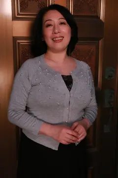 ひとり暮らしするお婆ちゃんの家に泊まりに行こう4時間SP(2)～一宿一飯のお礼にチンポでご奉仕のサムネイル画像