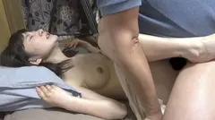 旦那さんのすぐ側で奥さんを寝取る 番外編 02の6番目のサンプル画像