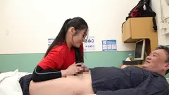 尿もれ改善トレーニング中に美人理学療法士がおっぱいを押しつけてくるので勃起が止まらない(4)の5番目のサンプル画像