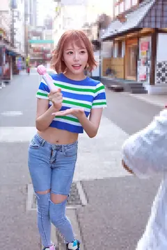 浜崎真緒の充電させてもらえませんか？電動バイブを手に東京の観光名所を巡る欲情よがり旅！のサムネイル画像