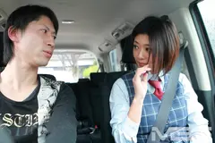 発見！教習中にフェラチオしてくれる自動車学校の美人指導員 3のサムネイル画像