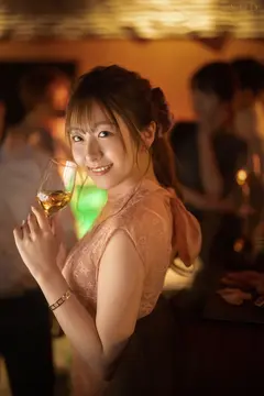 一線を越えてしまった夜。昔振った同級生と同窓会で再会したら、誘惑されて逆NTR。途中で抜け出して、朝までホテルでヤリまくった・・・ 青空ひかりのサムネイル画像