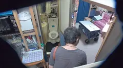 自分の部屋に泊まることになった妻の女友達 ｢人妻知美さん(仮名)三十二歳｣に当然のように手を出してしまうワタシのサムネイル画像