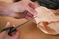 「『施術着の股間の部分に穴が開いていたなんて･･･』指入れマッサージで何度もイカされた人妻は自ら延長してまで挿入を求める」 VOL.1のサムネイル画像