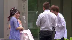 結婚式帰りの女子を中出しナンパ！出版社勤務の才色兼備の巨乳っ子はエッチも優秀♪おっぱい揺らしてハメられてるところを同級生に見られてもセックスは続けますｗｗのサムネイル画像