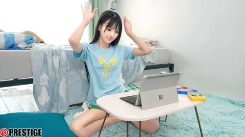 ニートな姫にもほどがある! 無職でヲタク、性欲溜まりまくりの干物美少女がチ●ポの快感を思い出しちゃっ...のサムネイル画像