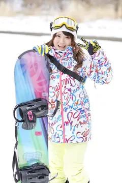 マジックミラー号 雪山で声をかけた恋人が欲しい女学生が本気のお見合い大作戦！自らが選んだ好みの男性と2人っきりになると燃え上がりすぎて、濃厚なねっとりキスを連発！両想い同士の「出会って即ラブラブ密着SEX」をお見せします！のサムネイル画像