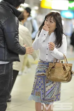 勇気あるナンパ 6 年の差15歳以上の可愛い熟々おばさんをゲット!!の12番目のサンプル画像