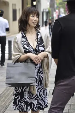 人妻ナンパ中出しイカセ 7 表参道ショッピングエリア編の17番目のサンプル画像