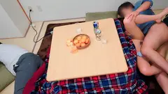 夫の横での異常事態に激濡れで中出しされてしまった若妻 01の7番目のサンプル画像