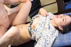 もうすぐ四十路 結婚適齢期を逃した美熟女たちが「一緒になってくれるなら…」と縁談中にカラダを許す妊活×中出しふしだら痴態 4時間の9番目のサンプル画像