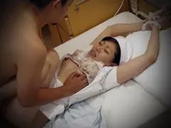 夜勤の熟女看護師2 欲求不満おばさんナースはカッチカチ勃起チ○コで夜中に発情！！12人の15番目のサンプル画像