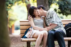 カップルNTRウォッチング 彼氏がいるのに感じちゃう女の子たち！ラブラブカップル12組 4時間の8番目のサンプル画像