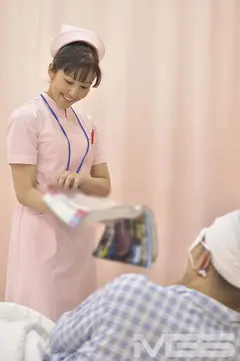 絶対ヤリたい！ 夜勤の熟女看護師ベスト18人 4時間SPの5番目のサンプル画像