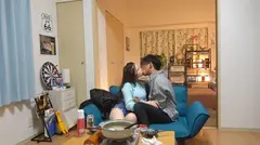 百戦錬磨のナンパ師のヤリ部屋で、連れ込みSEX隠し撮り 246 超絶美巨乳Gカップ娘を家に連れ込み堪能！乳に生クリーム乗せてなめなめ…甘い空気の中でぷるんぷるん揺れるおっぱいをがっつり盗撮！のサムネイル画像