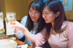 相席居酒屋で知り合ったスケベな女 ゆうなとあいかのサムネイル画像