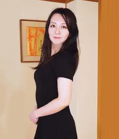 欲求不満でセフレを求めている50、40代熟女が多いとゆう・・暇と性欲を持て余しセフレを求めている人妻たちが夫以外の男たちと中出し浮気性交の情事を続ける・・五十路四十路熟女8人の底なし中出し性交映像集ドキュメント5時間20分！の15番目のサンプル画像