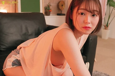 「終電ないなら、ウチ泊まる？」大好きな彼女が家にいるのに男女の友情を超える無防備な丸見え乳首・・・勃起が収まらず一晩中ヤリ続け、寝て起きてもう一度ハメ倒した。天国るるのサムネイル画像