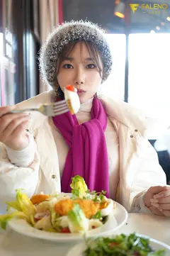 三葉ちはる パリへ行くのサムネイル画像