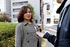 フェロモンだだ漏れ！エロすぎる熟女をガチナンパ 10人5時間 顔出し！乳出し！中出し！パ～ラダ～イス！！の9番目のサンプル画像