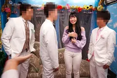 マジックミラー号旬菜リア充カップルナンパ！イケメンセクシー男優に囲まれ秒で彼氏を裏切る素人彼女イキったデカチン舐めまくり騎乗位グラインドまくりエモSEX&おねだりアクメ顔射の10番目のサンプル画像