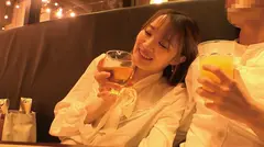 奥さん、一緒に飲みませんか？ 人妻にお酒とザーメン飲ませてみました チ●ポを欲しがり生セックスも許す人妻4人 東京の路上で人妻をナンパしてみた 3の19番目のサンプル画像