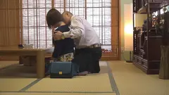 盗撮ナマ中出し！弱みを握られ抗う事のできない窮地なのにオマ○コはヌレヌレになってしまう人妻たち 12人 4時間の5番目のサンプル画像