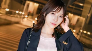 旦那に内緒で応募したシゴデキOLかえでさん。モデルでもやってたか？！と思わせるスタイルを舐めて！舐めて！バックで突きまくれば甘い声で何度も絶頂しちゃう変態ちゃんにジョブチェンジ！知的さから滲み出る女の性欲をご覧あれ！ 【初撮り】ネットでAV応募→AV体験撮影 2408のサムネイル画像